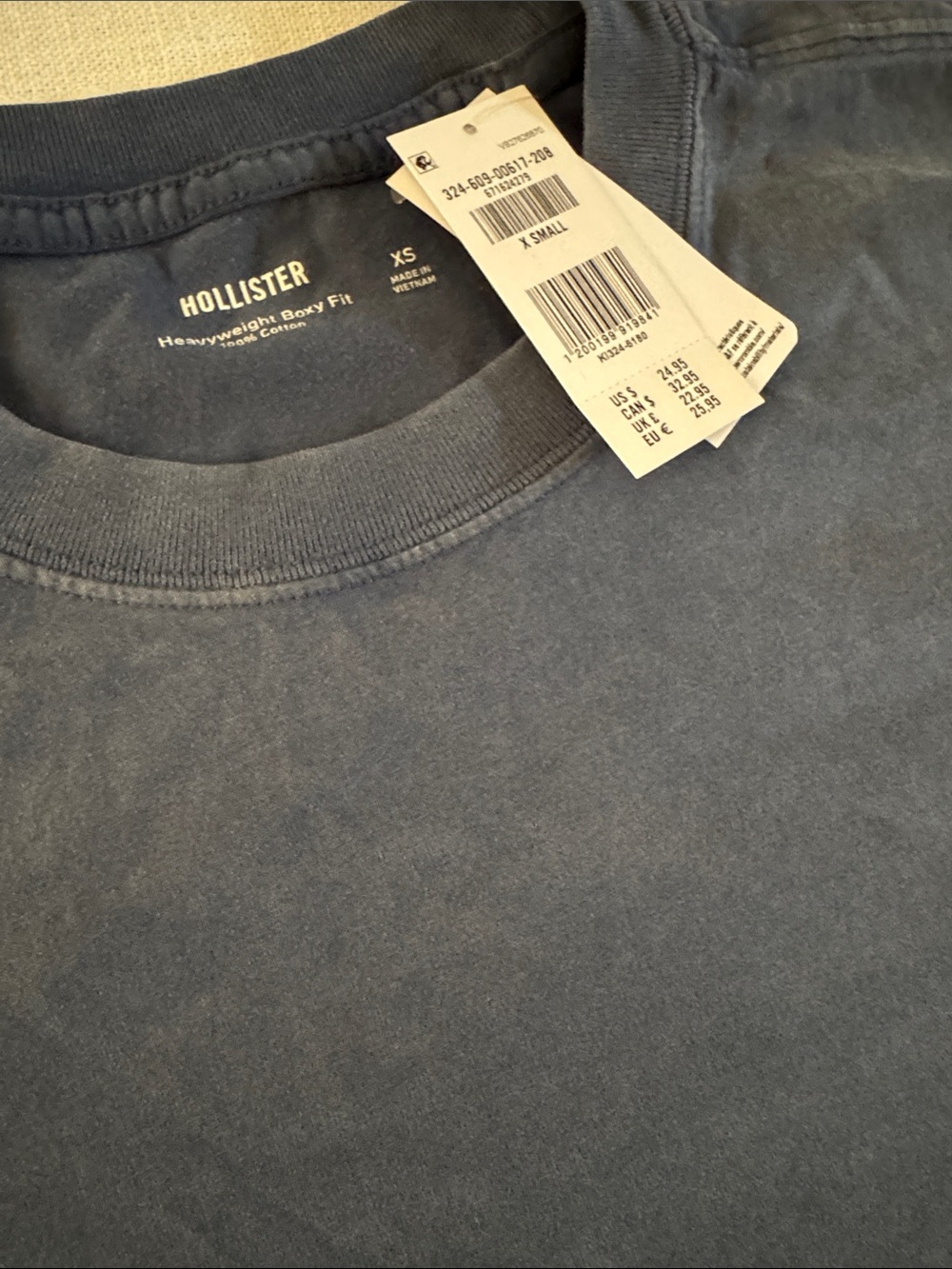 Hollister Men's Boxy Crewneck T-Shirt in Washed Navy